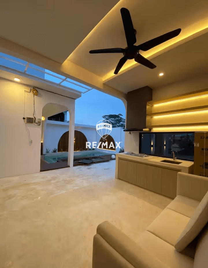 Dijual Villa model Santorini cluster area